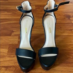 FASHION NOVA HEELS SIZE 8.5
